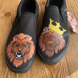 CUSTOM LION VANS